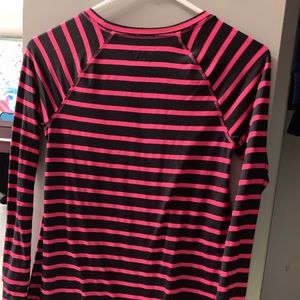 Long sleeve sports shirt